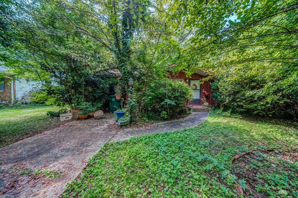 2550 Carolyn Dr, Smyrna GA  30080-2552 exterior