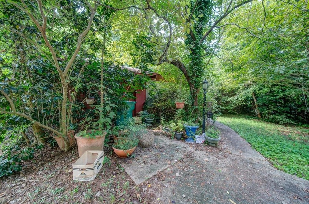 2550 Carolyn Dr, Smyrna GA  30080-2551 exterior