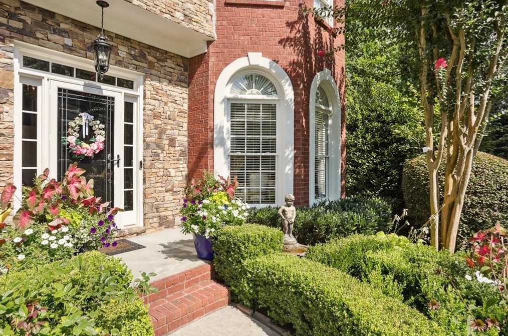 857 Wescott Ln, Atlanta, GA 30319-1656