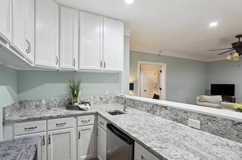 857 Wescott Ln, Atlanta GA  30319-1656 exterior