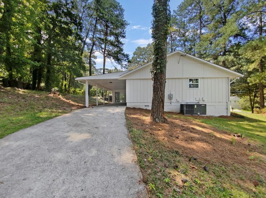 2431 Carolyn Dr, Smyrna GA  30080-2549 exterior