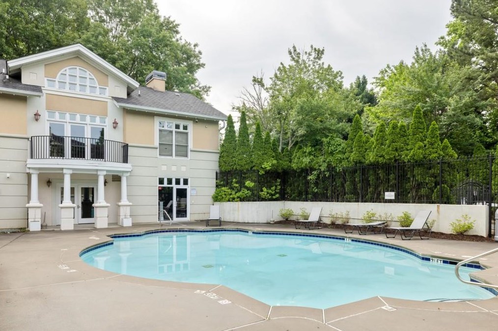 2700 Pine Tree Rd, Atlanta GA  30324-5671 exterior