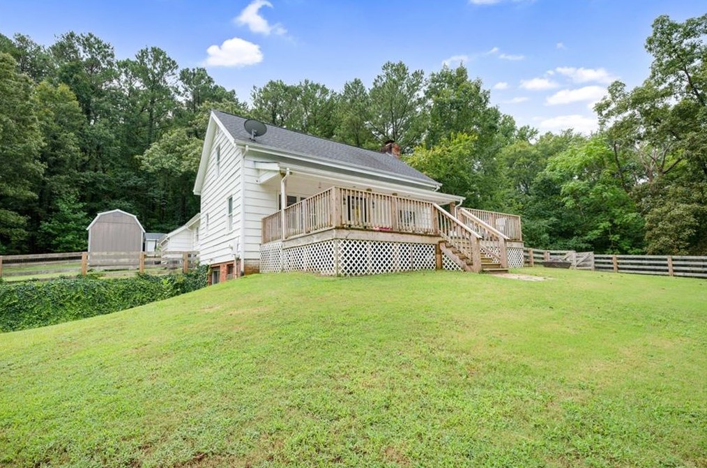 152 Timms Loop, Calhoun GA  30701-4533 exterior