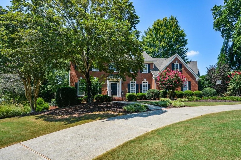 605 Lytham Ct, Roswell, GA 30075-5585