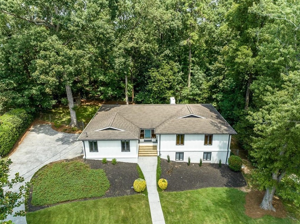 2652 Stonehenge Ct, Atlanta, GA 30360-1946