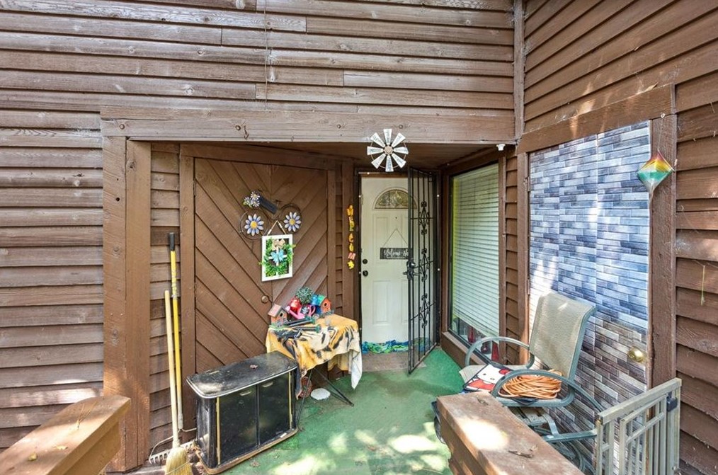 2499 Terrace Trl, Decatur, GA 30035-3513