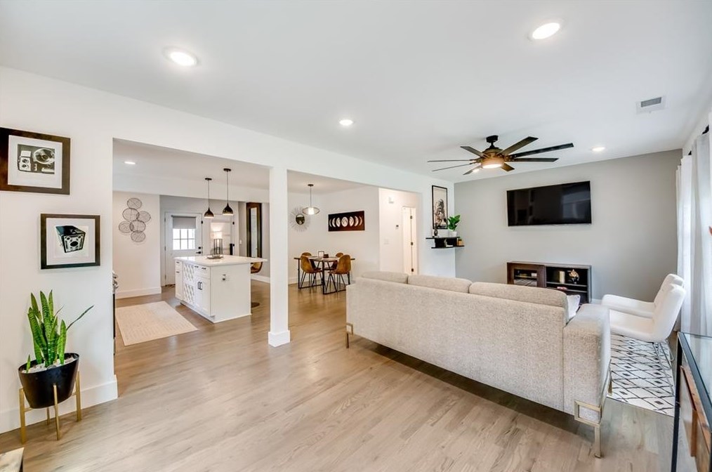 326 Collier Ridge Dr Nw, Atlanta, GA 30318
