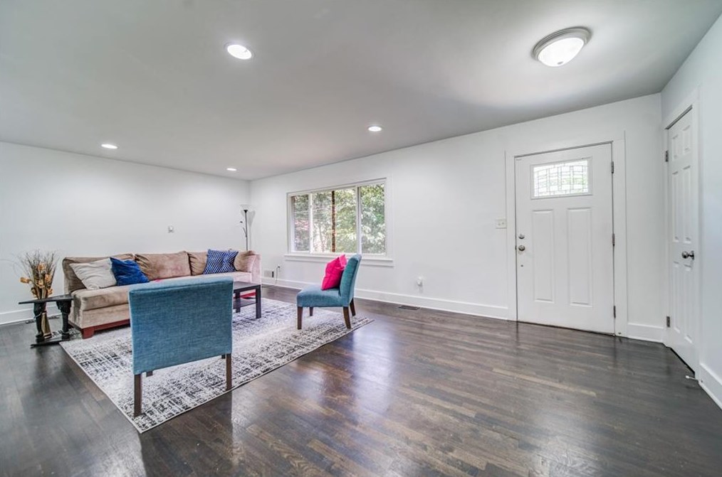 4141 Renfrew Ct, Atlanta GA  30331-3920 exterior