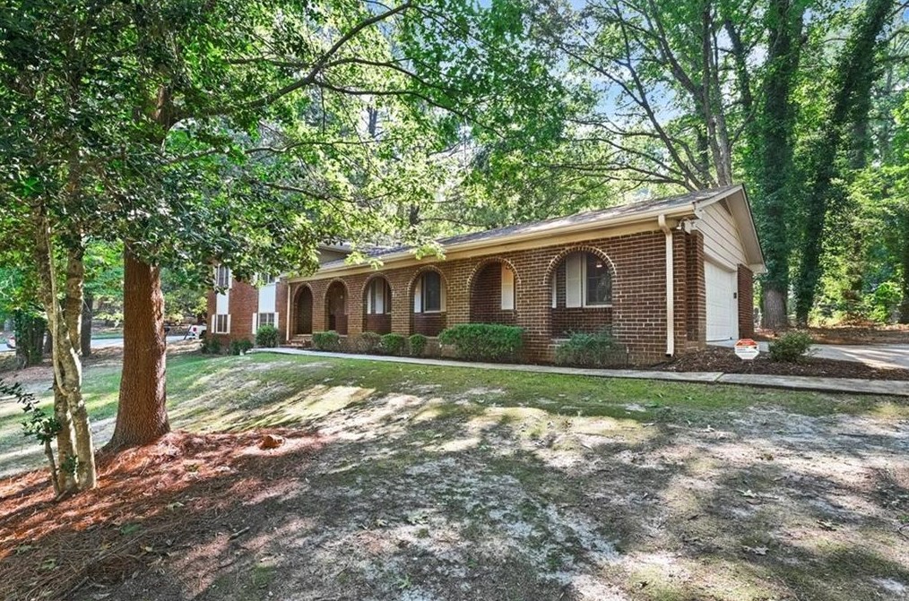 2544 Peyton Woods Trl, Atlanta, GA 30311-2138