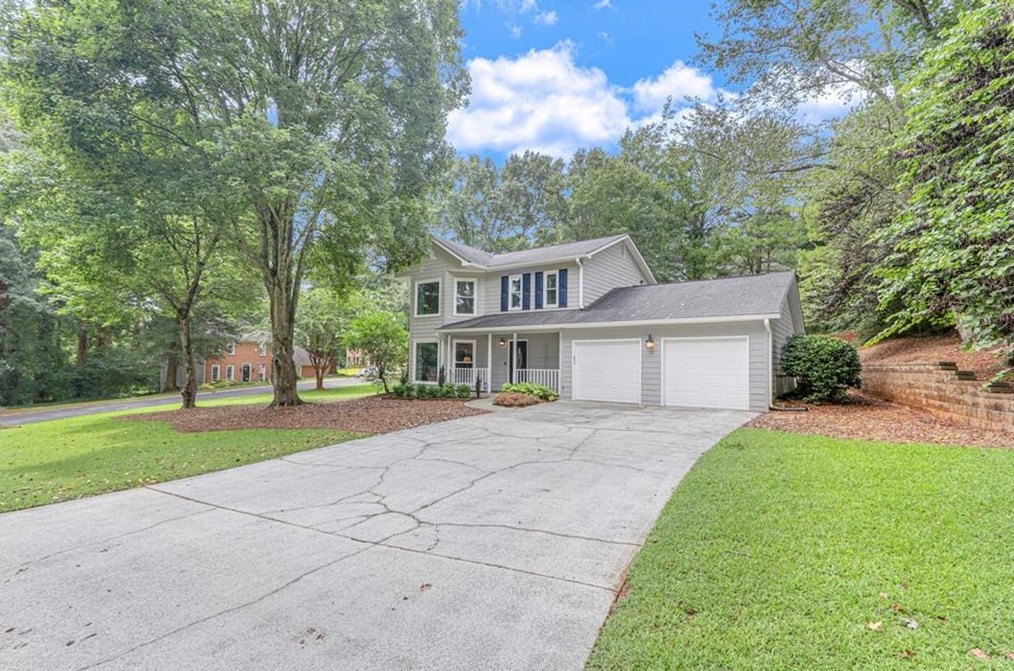 3834 Thornhill Dr Sw, Lilburn, GA 30047