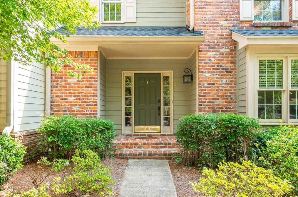 317 River Glen Dr, Roswell, GA 30075-4874