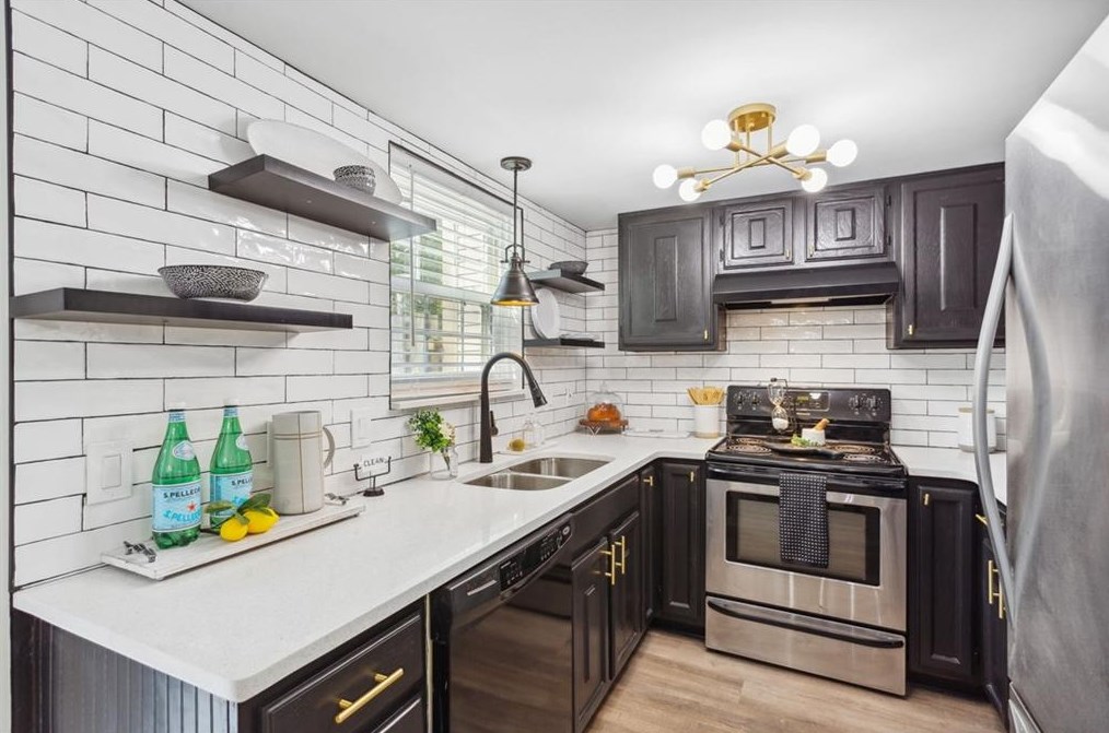 2107 Simsbury Ln, Atlanta GA  30338-6511 exterior