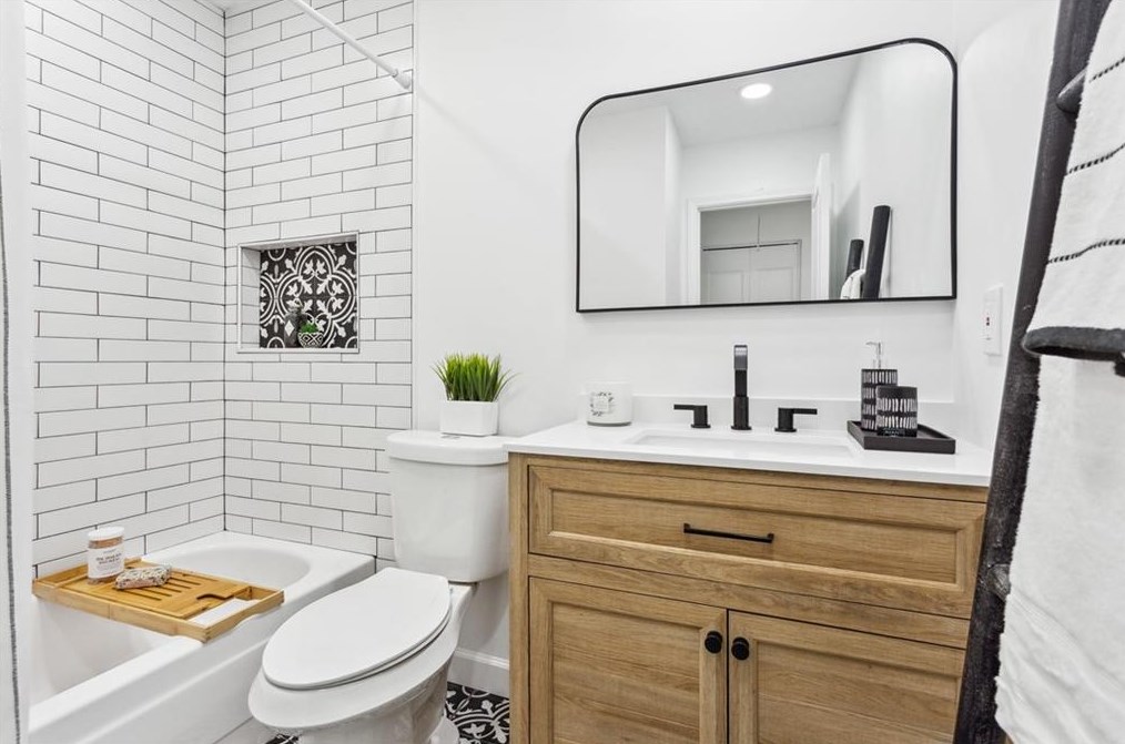 2107 Simsbury Ln, Atlanta GA  30338-6511 exterior