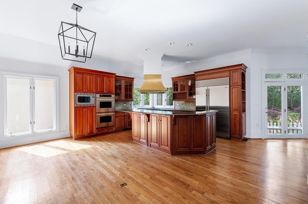 3408 Wood Valley Rd, Atlanta GA  30327-1518 exterior