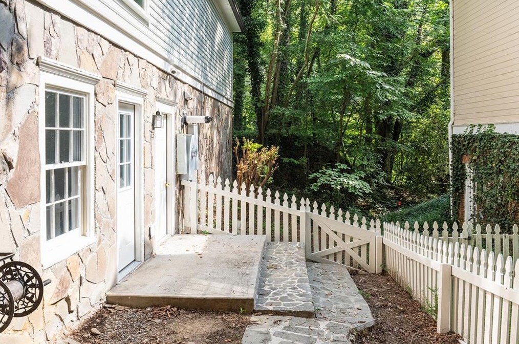 3408 Wood Valley Rd, Atlanta GA  30327-1518 exterior