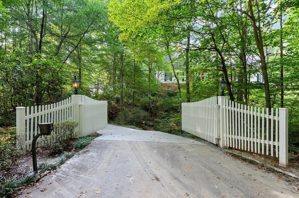 3408 Wood Valley Rd, Atlanta GA  30327-1518 exterior