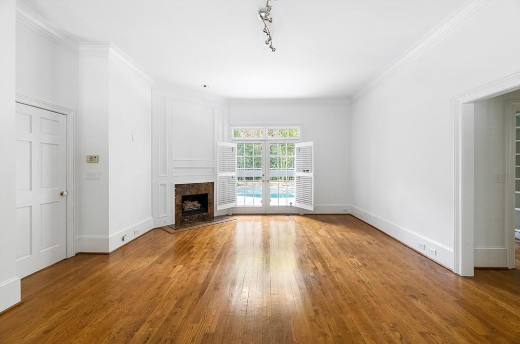 3408 Wood Valley Rd, Atlanta GA  30327-1518 exterior