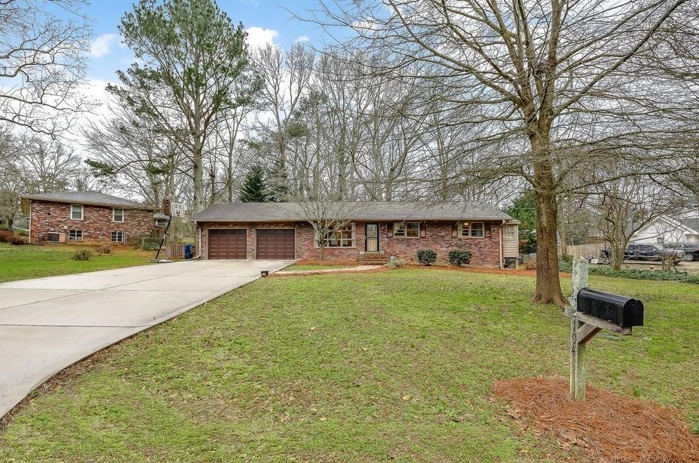 194 Kenneth Dr, Alpharetta, GA 30009