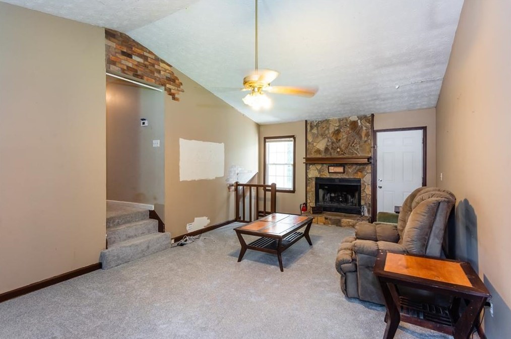 215 Hickory View Dr, Lawrenceville, GA 30046-3132