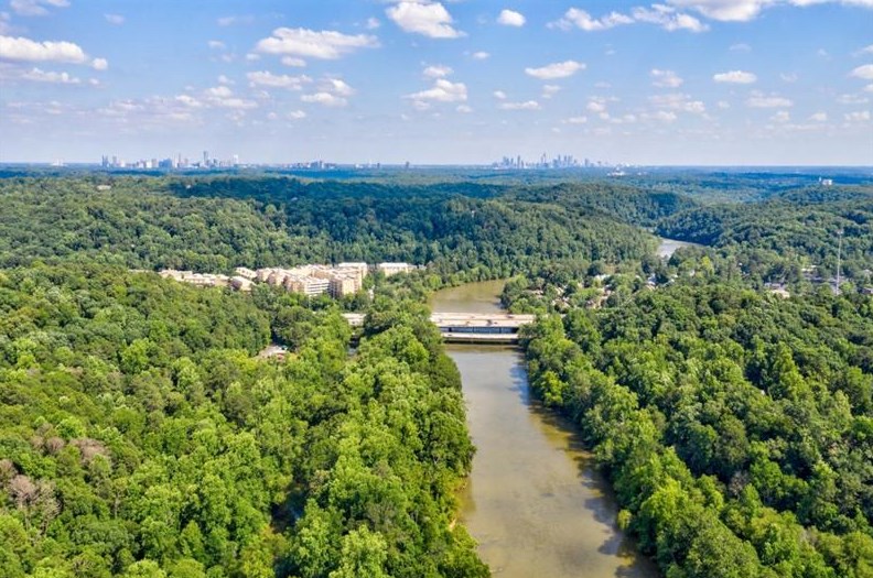 200 River Vista Dr, Atlanta GA  30339-7602 exterior