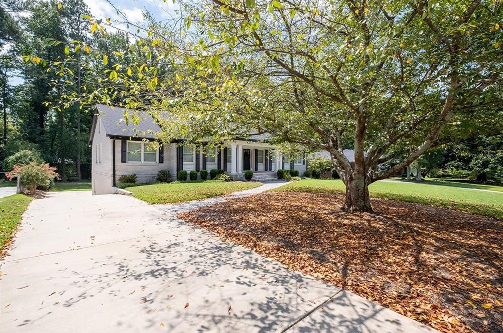 695 Glenforest Rd, Atlanta, GA 30328