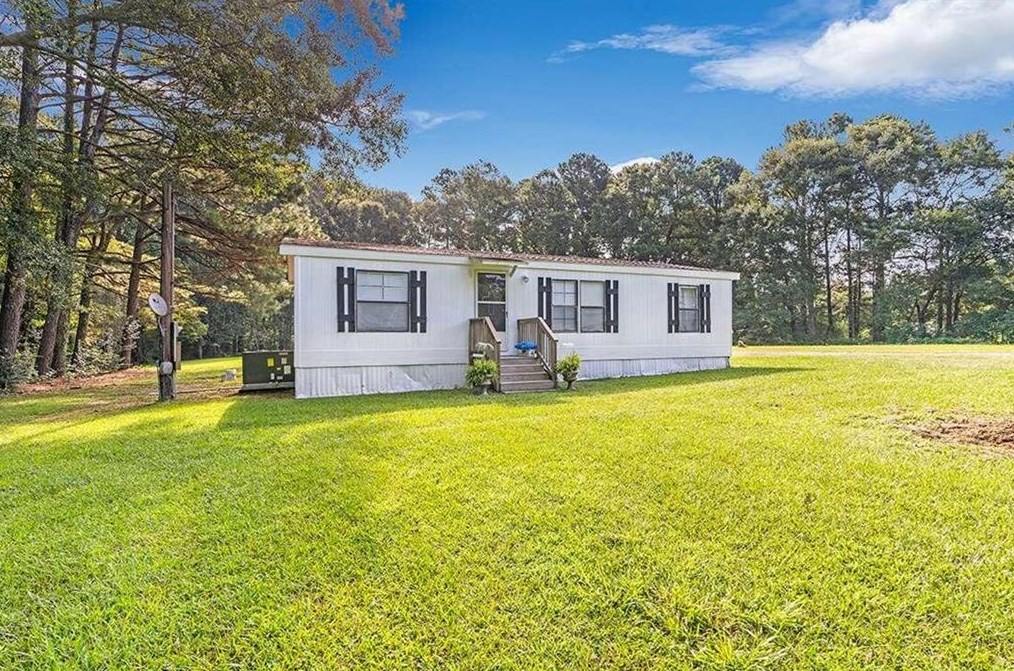 25 Creekwood Rd, Winder, GA 30680
