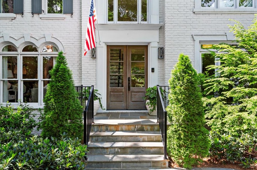 1271 Westminster Walk, Atlanta GA  30327-1717 exterior