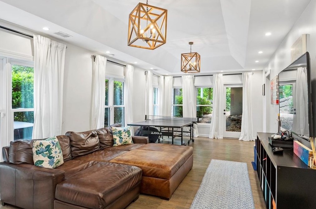 1271 Westminster Walk, Atlanta GA  30327-1717 exterior