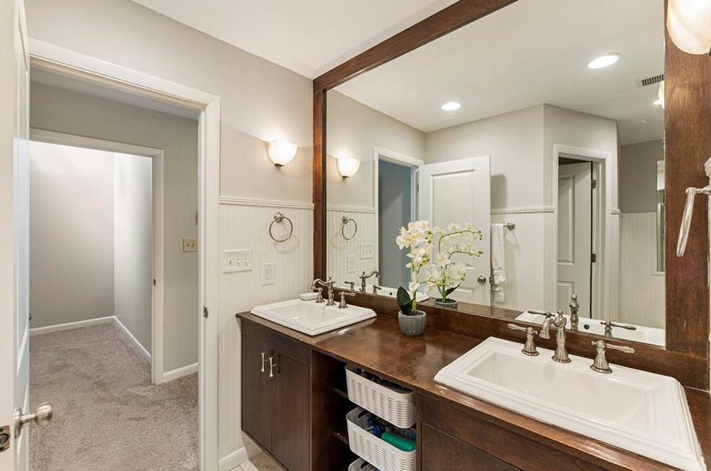 522 Sutters Pt, Atlanta GA  30328-5267 exterior