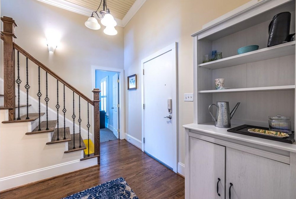 836 Sycamore St, Decatur GA  30030-2063 exterior