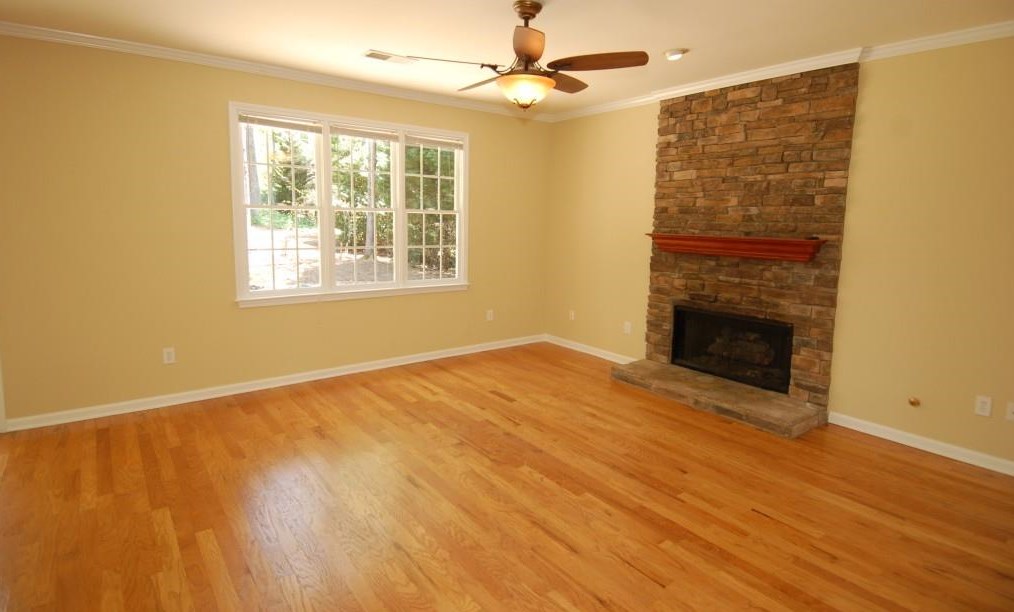 340 Tall Timbers Dr, Roswell GA  30076-5800 exterior