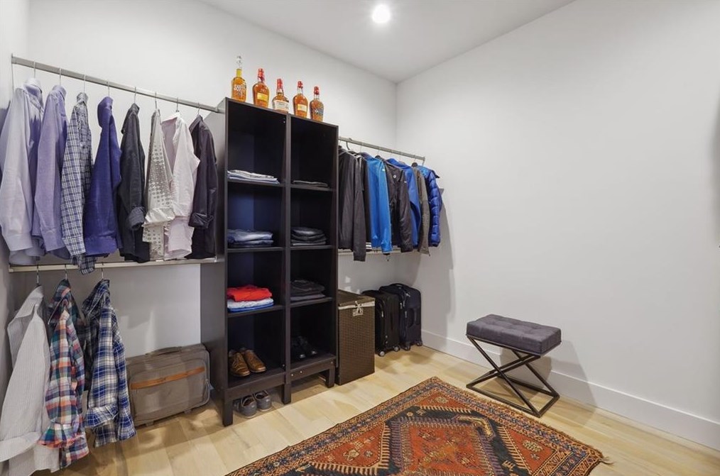 432 Pharr Rd, Decatur GA  30030-4426 exterior