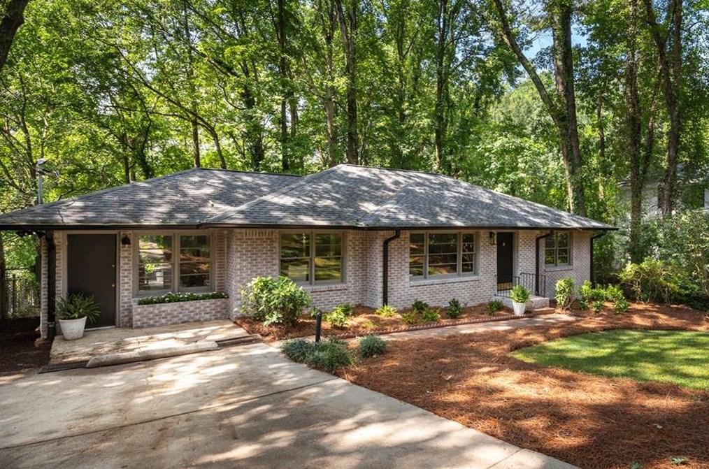 704 Willivee Dr, Decatur, GA 30033-5411