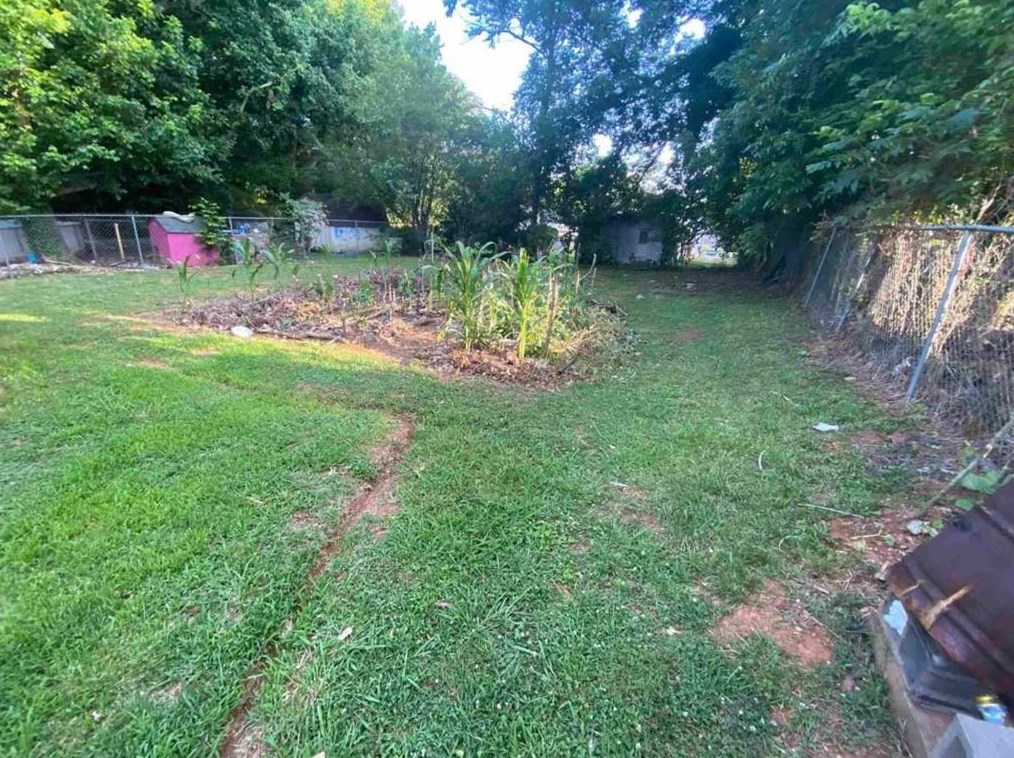 102 1 St, Gainesville GA 30504-6057 exterior