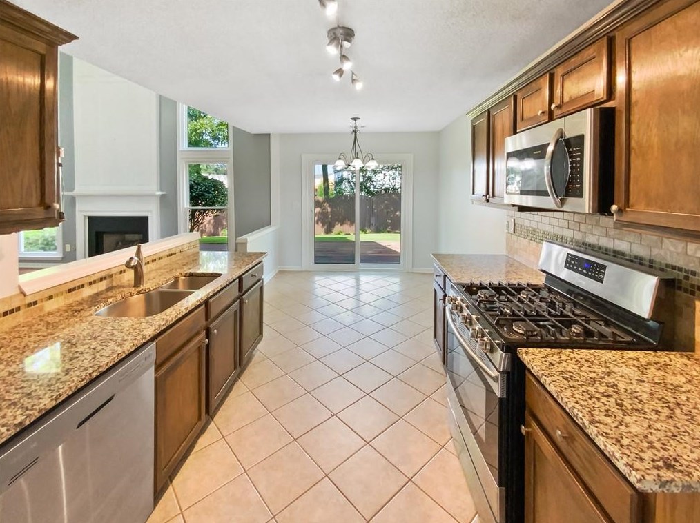 2944 Cottesford Way, Smyrna GA  30080-2193 exterior