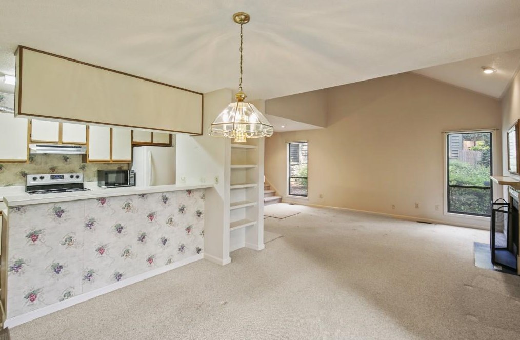 1098 Creatwood Pl, Smyrna GA  30080-8214 exterior
