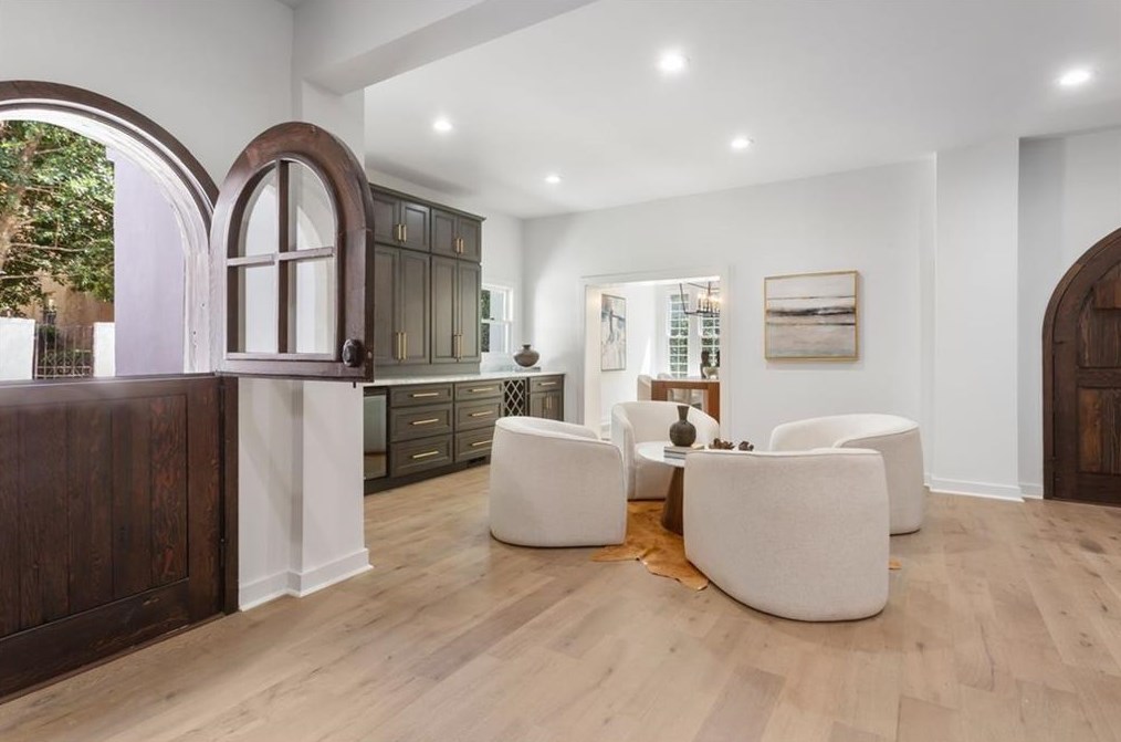 1194 Villa Dr, Atlanta, GA 30306-2567