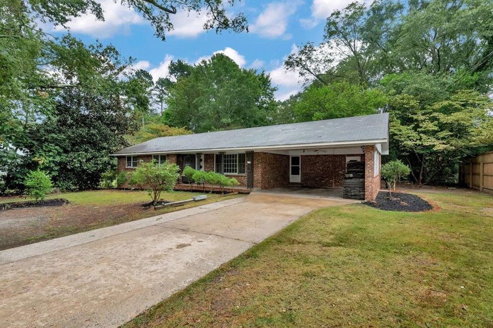 271 5th Ave, Winder, GA 30680-1626