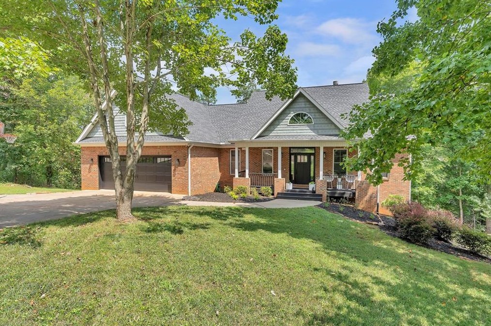 132 Little River Ct, Cornelia, GA 30531-5037