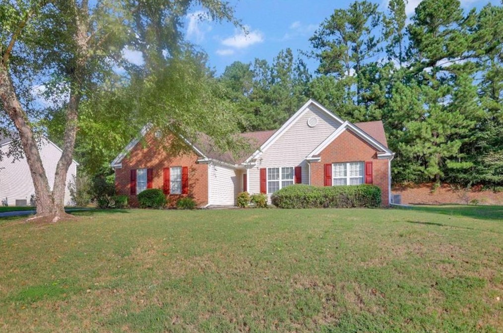1240 Skipping Rock Ln, Grayson, GA 30017-2888