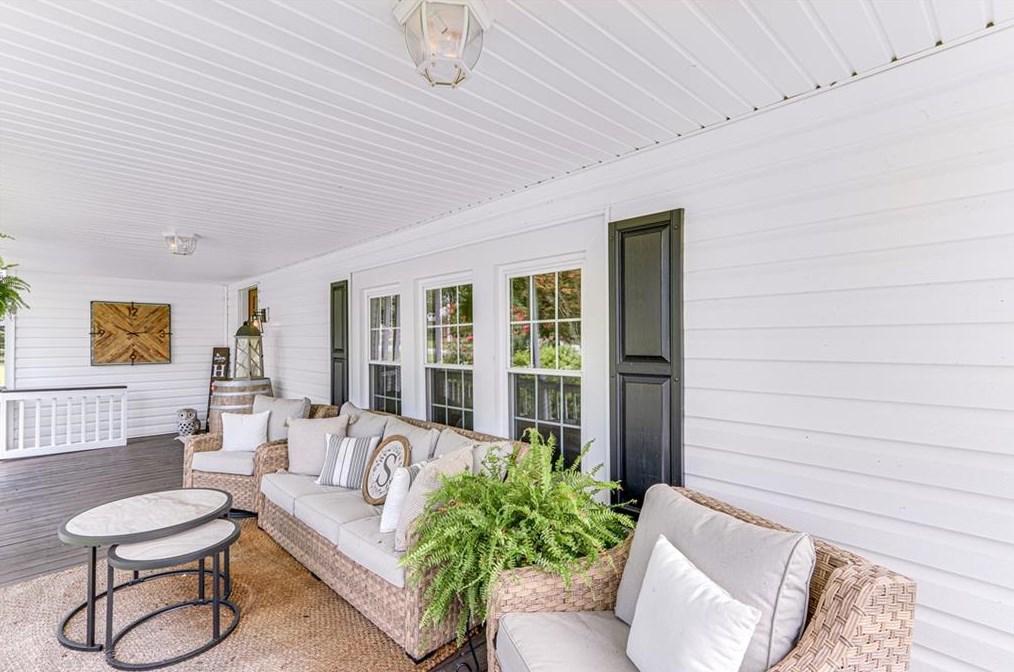 302 S Main St, Cornelia, GA 30531