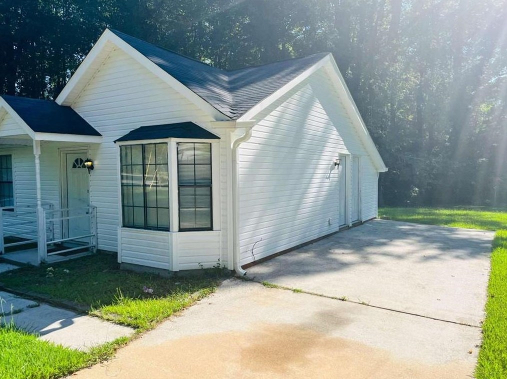 8051 Flamingo Dr, Jonesboro, GA 30238-2167