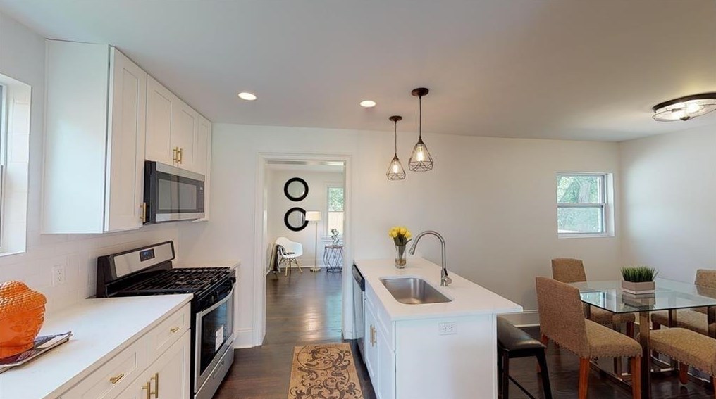 1992 Delphine Dr, Decatur, GA 30032