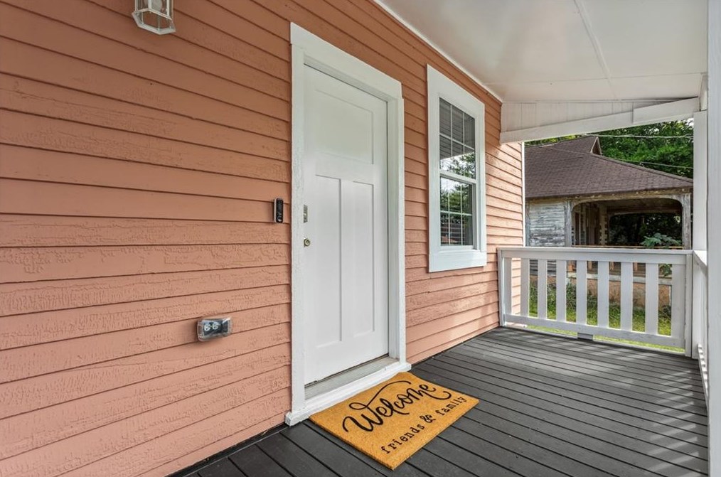 26 Hazel St, Porterdale, GA 30014