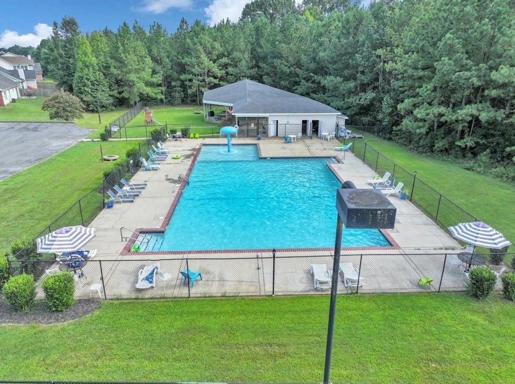 803 Riverside Dr, Calhoun GA  30701-5408 exterior