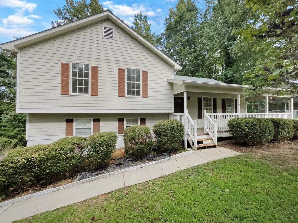 101 Rainbow Ln, Hiram, GA 30141