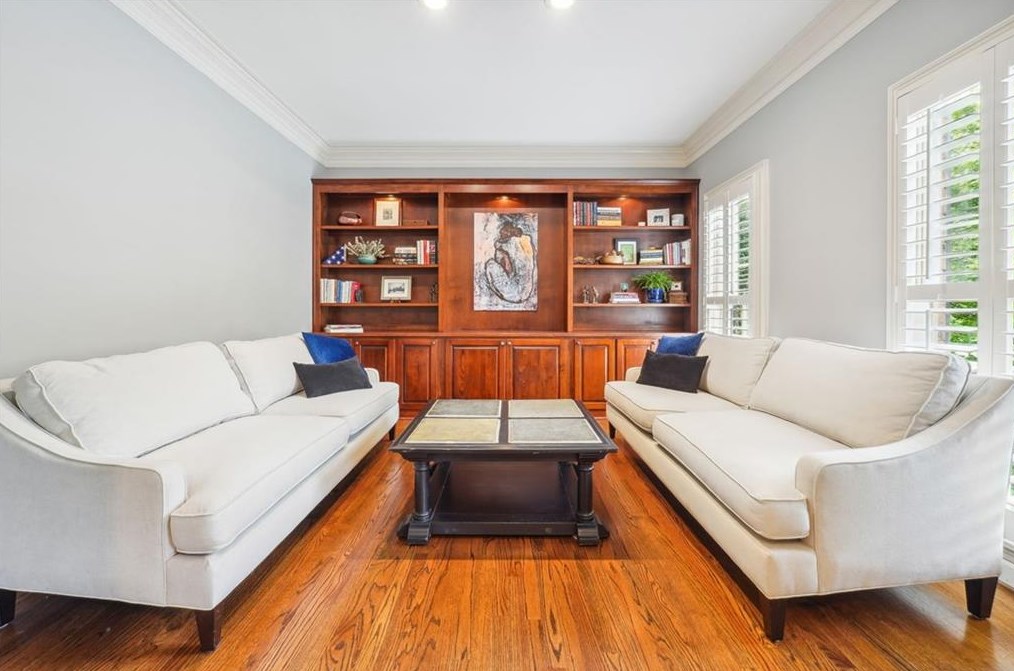 10455 Centennial Dr, Alpharetta GA  30022-5768 exterior