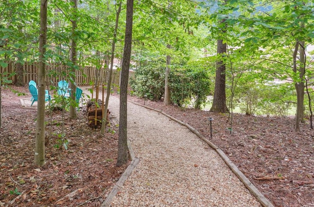 10455 Centennial Dr, Alpharetta GA  30022-5768 exterior