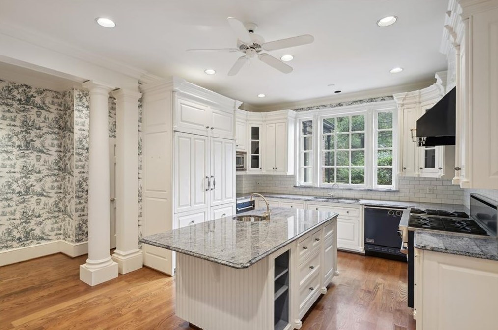 3543 Woodhaven Rd, Atlanta GA  30305-1010 exterior
