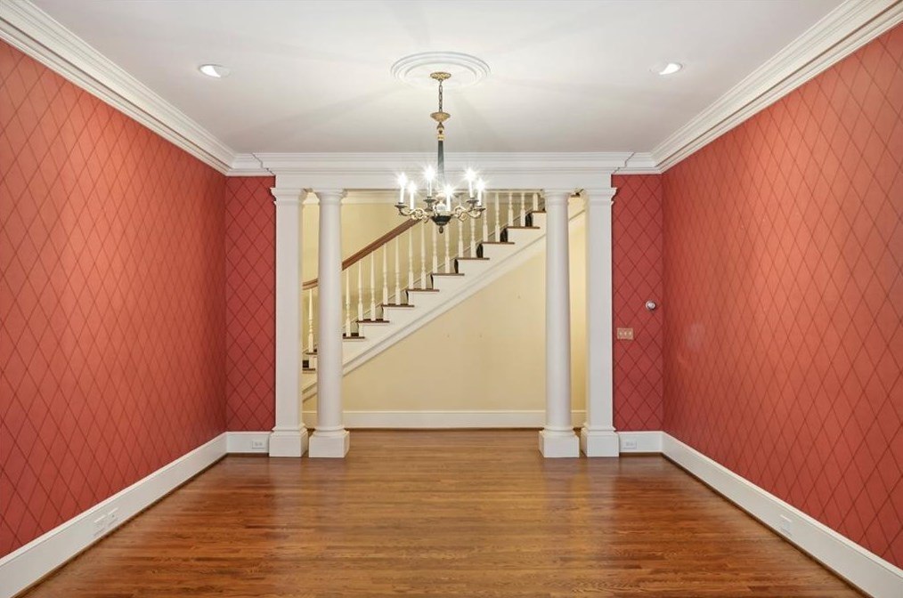 3543 Woodhaven Rd, Atlanta GA  30305-1010 exterior